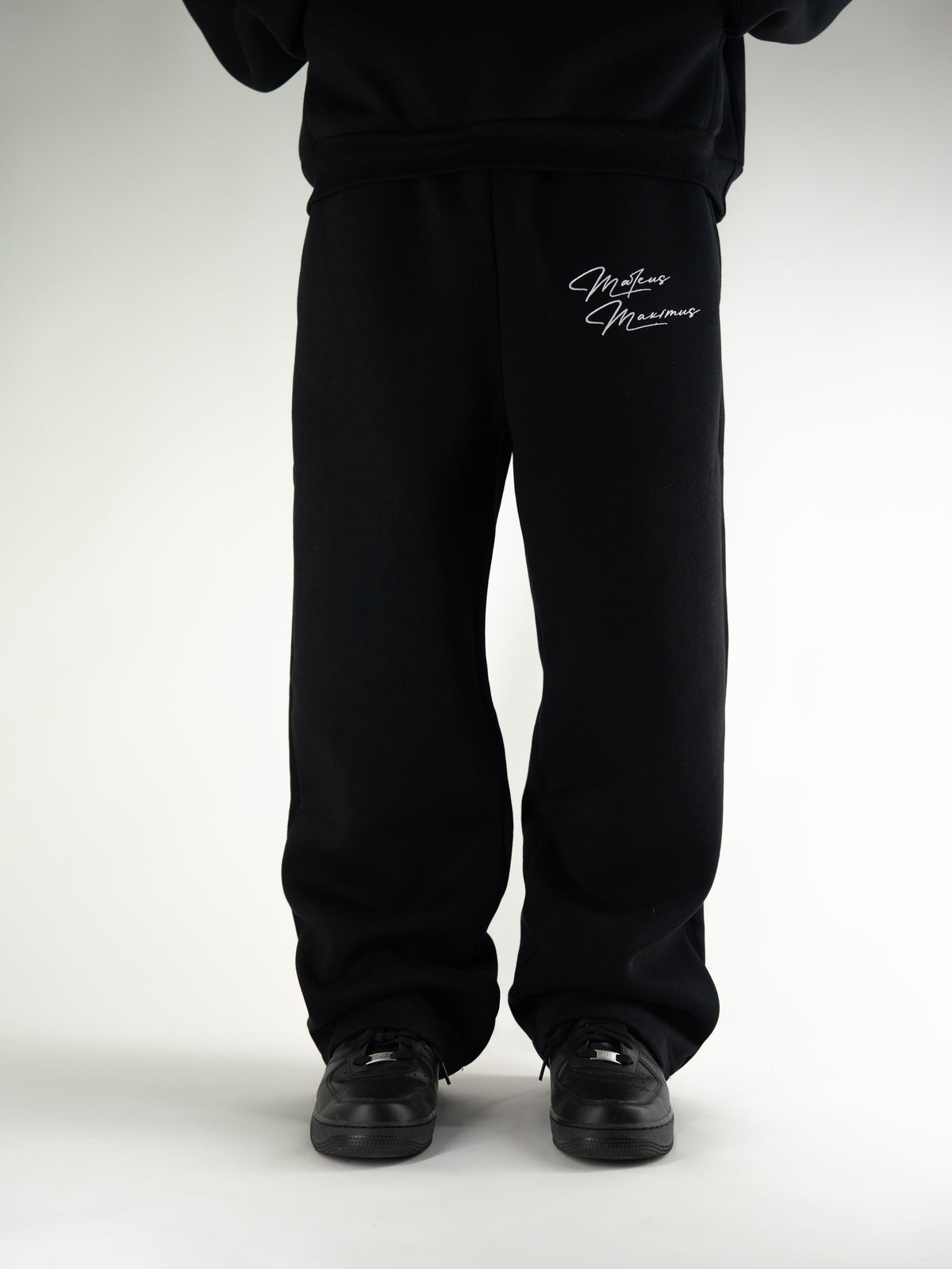 BLACK BUBBLE SWEATS