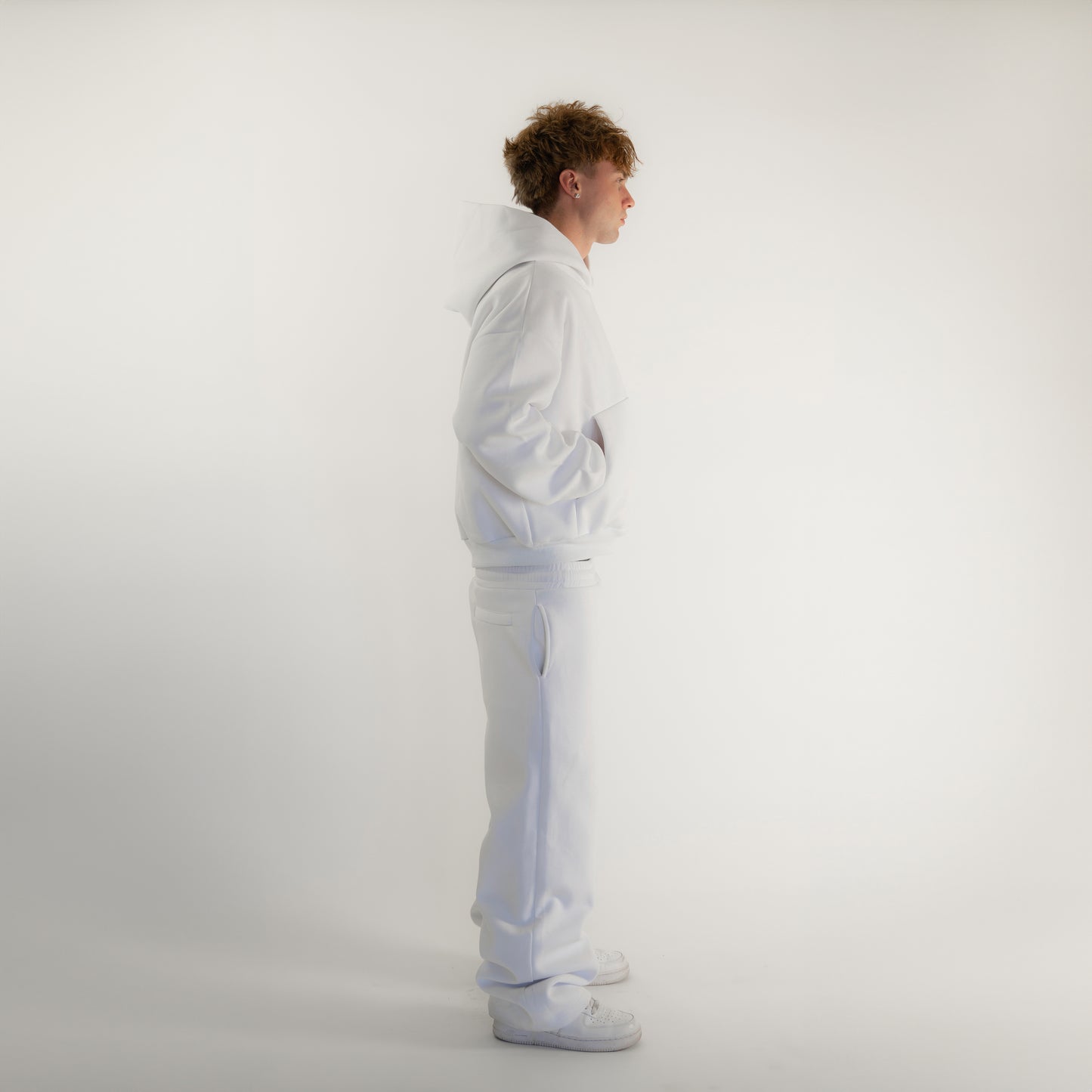 WHITE BUBBLE SWEATS