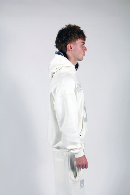 001 HOODIE WHITE
