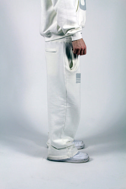 001 SWEATS WHITE
