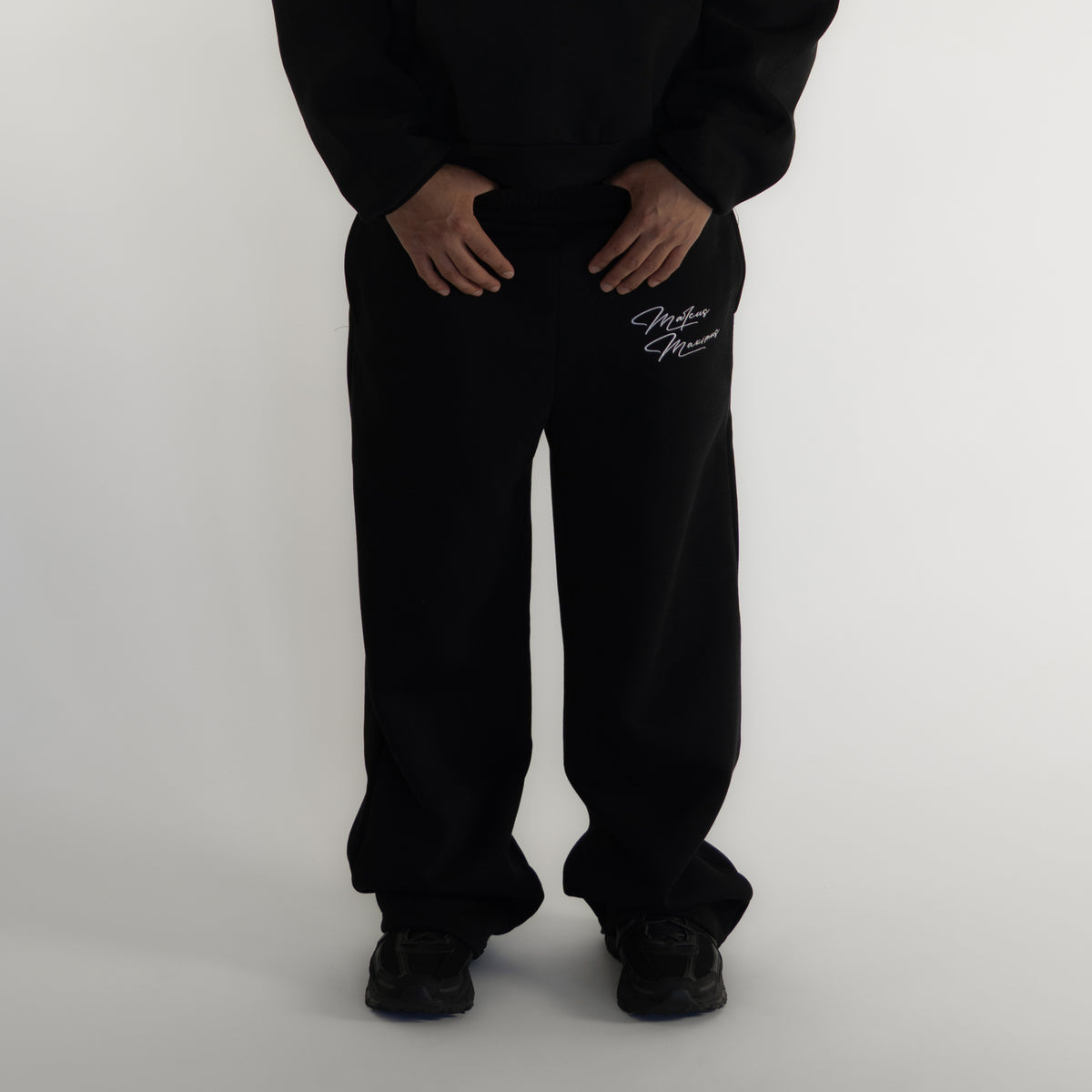 BLACK BUBBLE SWEATS
