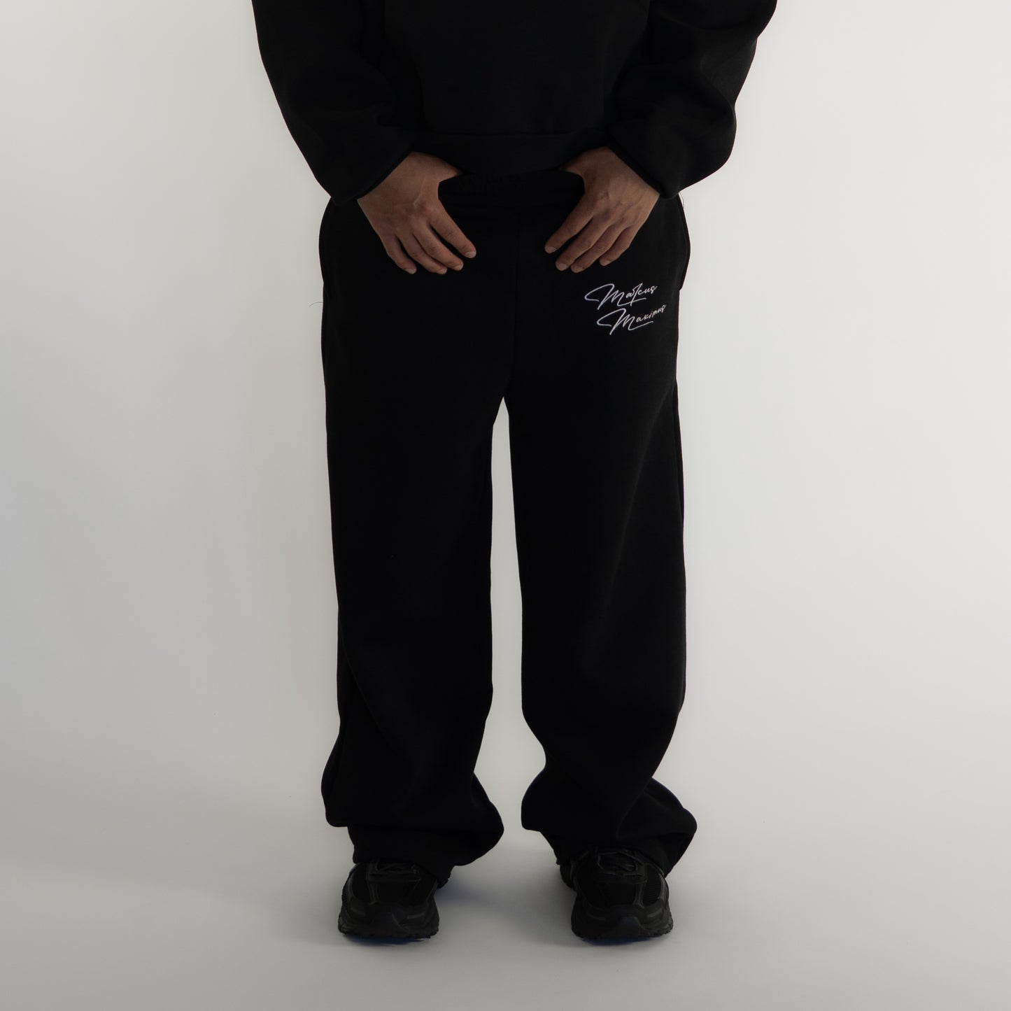 BLACK BUBBLE SWEATS